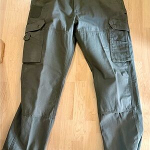 Carhartt Men's Forest Green Cargo Pants
